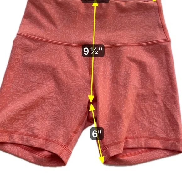 Lululemon Athletica Bike Shorts Wunder Train SIze 8 - Picture 3 of 10